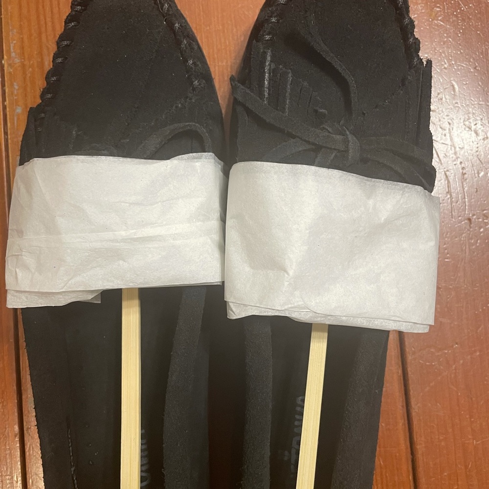 Brand NEW! Black Minnetonka moccasins